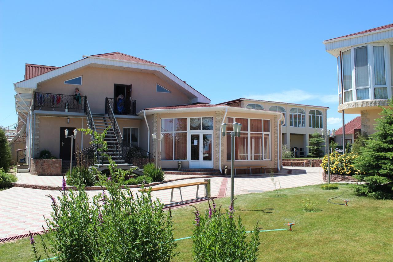 Zlata Inn Tamchy Exteriör bild