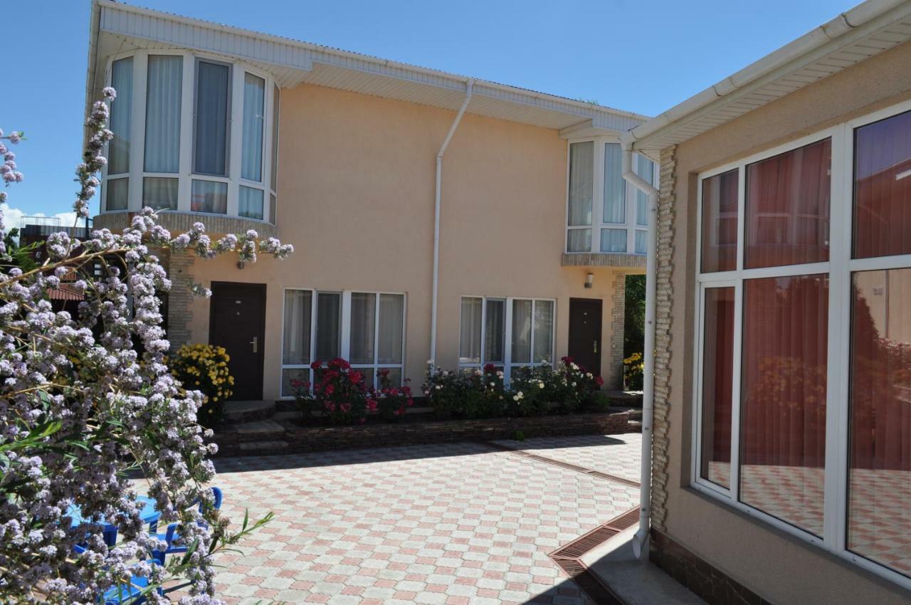 Zlata Inn Tamchy Exteriör bild