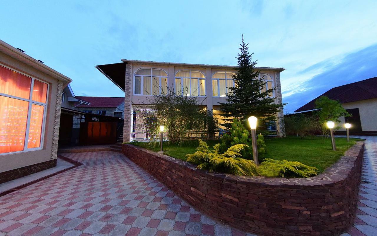 Zlata Inn Tamchy Exteriör bild