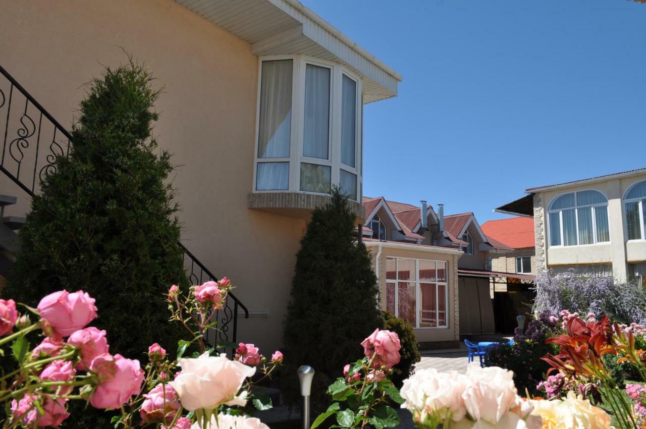 Zlata Inn Tamchy Exteriör bild