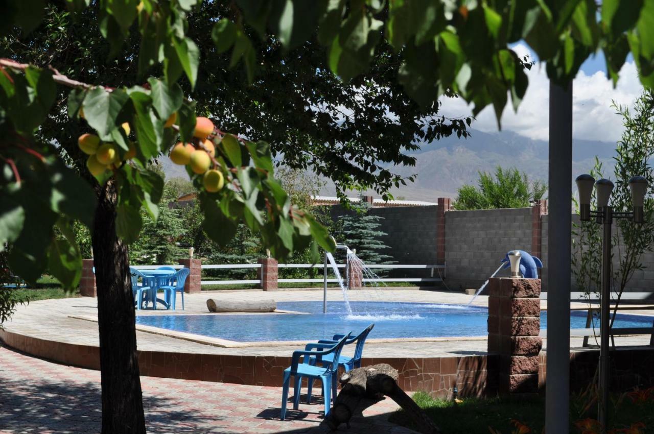 Zlata Inn Tamchy Exteriör bild