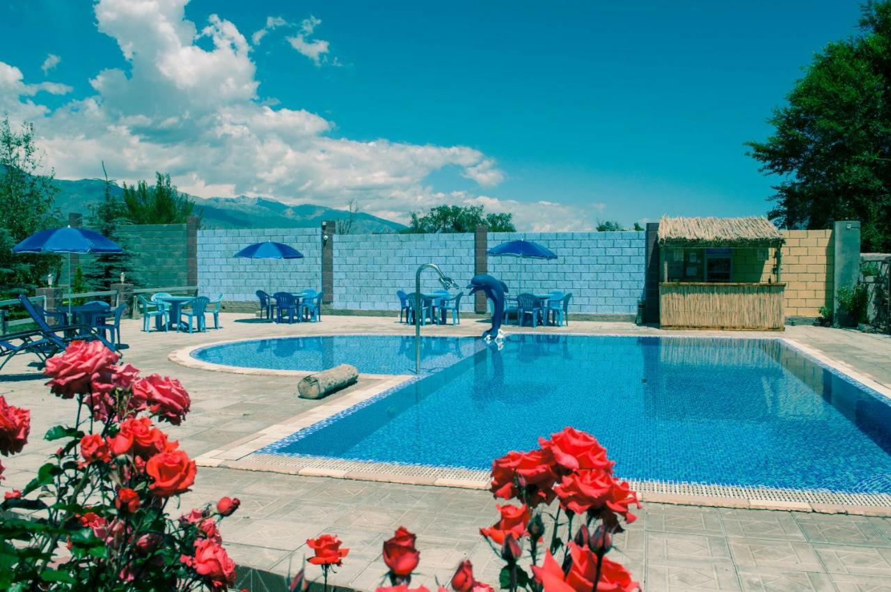 Zlata Inn Tamchy Exteriör bild